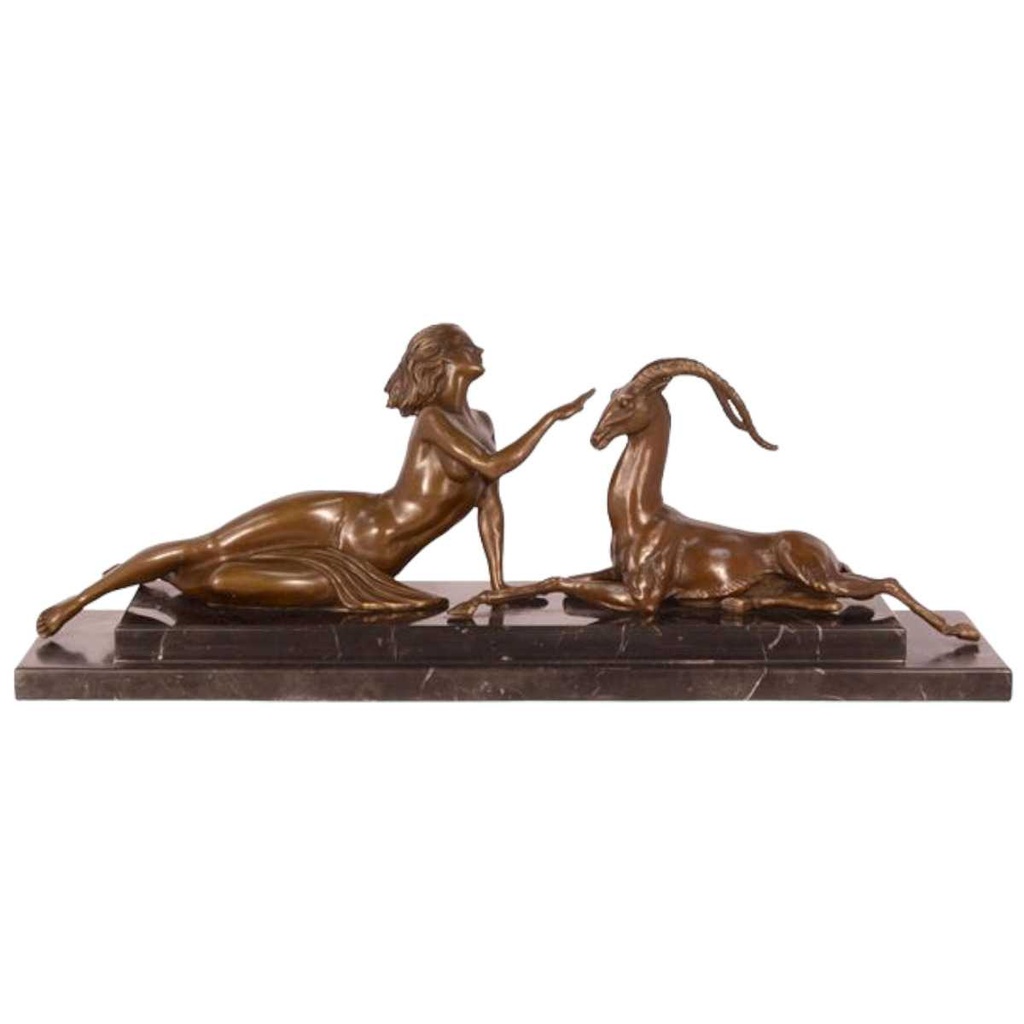 [LA-82927] Bronzeskulptur Bronzefigur Amazone Kriegerin mit Antilope