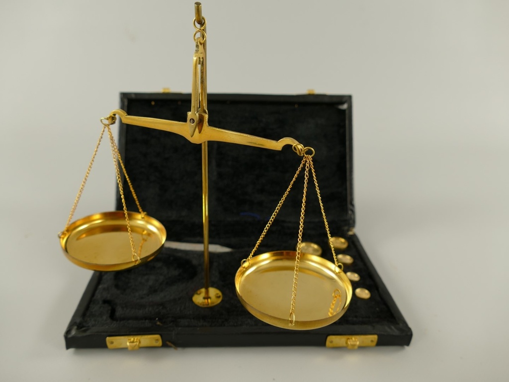 [LA-39847] Goldwaage 50 Gramm Gewichte mit Lederbox