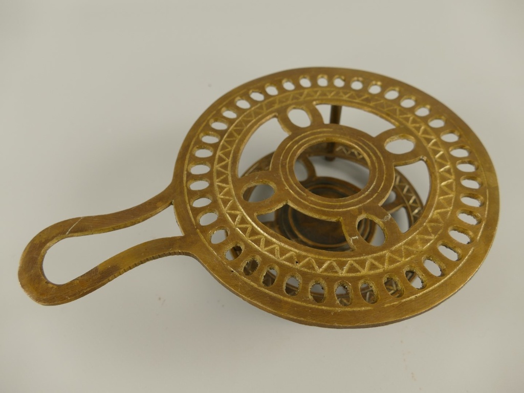 [LA-39860] Stövchen Teewärmer Kaffeewärmer Kannenwärmer Messing brüniert Rund
