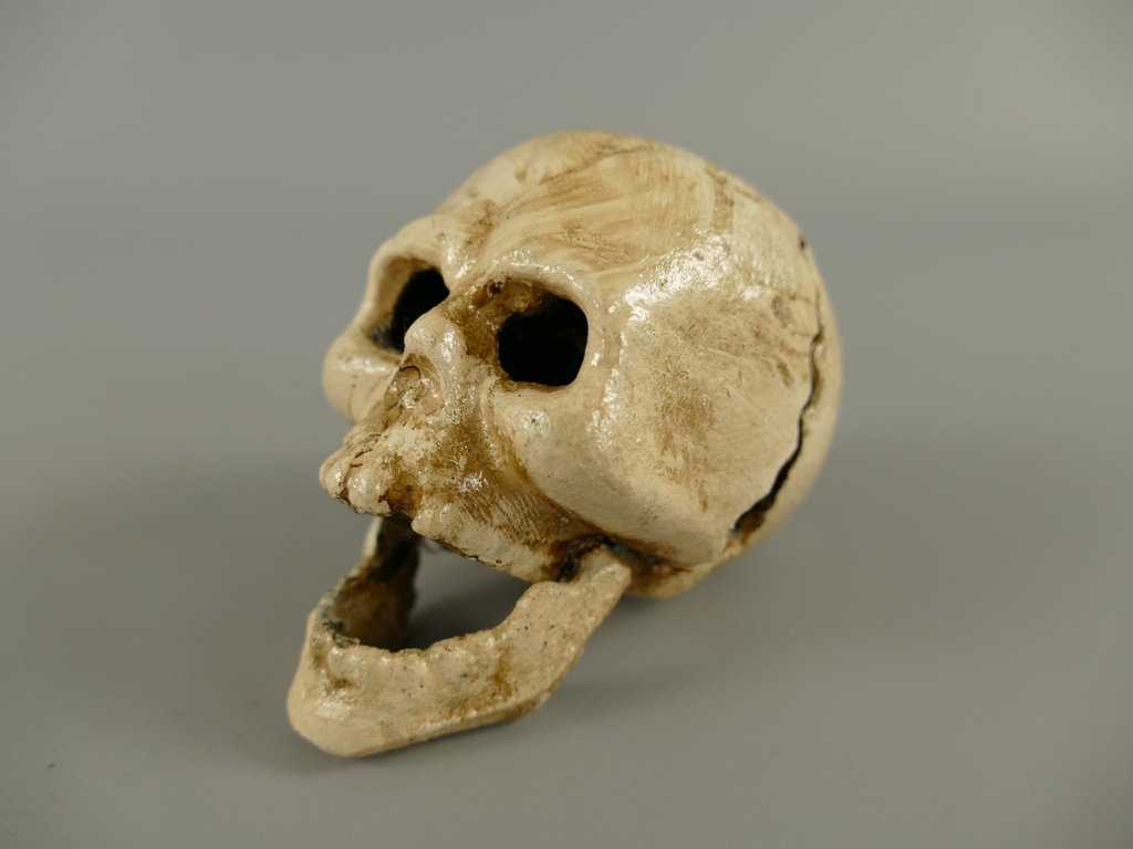[LA-86035] Totenkopf Flaschenöffner Eisen weiß H.5x7cm