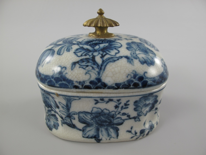 [LA-86331] Porzellan/Messing Dose blau H.11x13cm