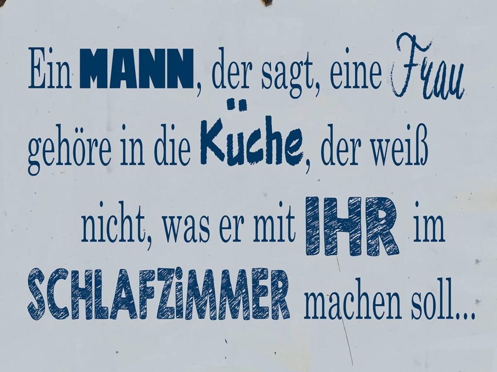 Holzschild 30x40 cm ein Mann der sagt Frau in Küche