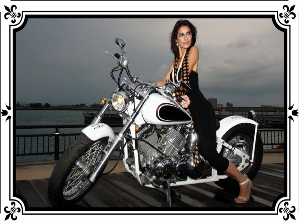 [LA-1791079-H] Holzschild 30x40 cm Motorrad Biker Girl Pinup Frau Bildmotiv