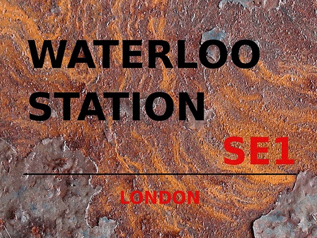 [LA-1791858-H] Holzschild 30x40 cm London Waterloo Station SE1