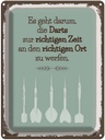 Blechschild 40x30 cm Darts zur richtigen Zeit werfen Sport Hobby Spruch Zitat