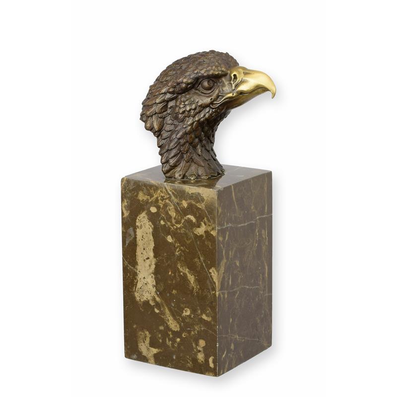 [LA-1822960] A BRONZE SCULPTURE OF AN EAGLE HEAD