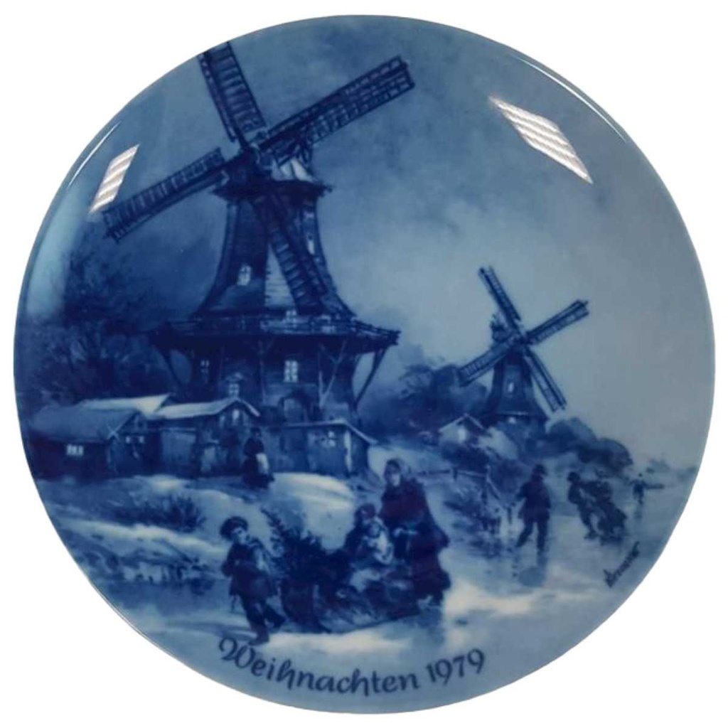 [45815539002] Sammelteller Berlin Design Blau (1979 - Weihnachtsabend in Greetsiel)